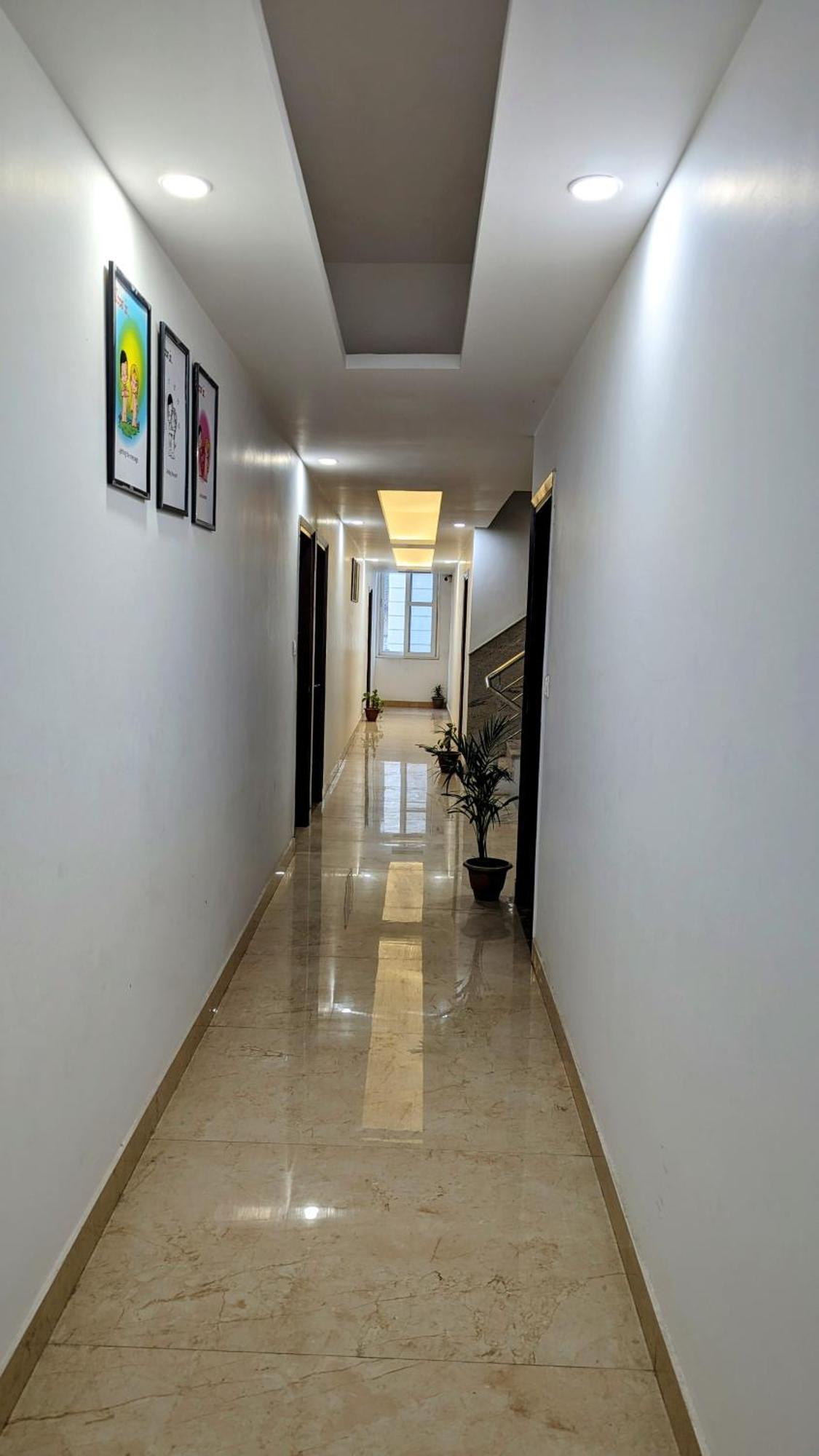 Hotel Moon Taj Near Yashobhoomi Convention Centre Delhi Kültér fotó