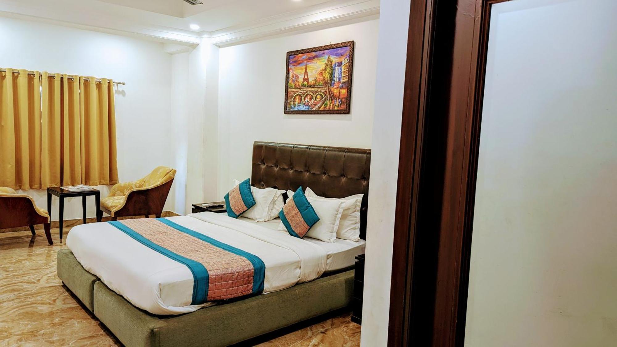 Hotel Moon Taj Near Yashobhoomi Convention Centre Delhi Kültér fotó