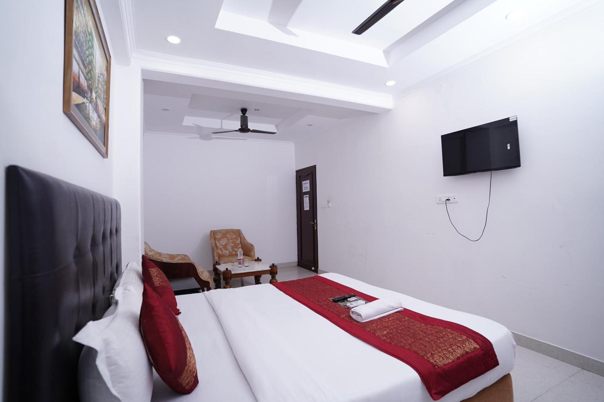 Hotel Moon Taj Near Yashobhoomi Convention Centre Delhi Kültér fotó